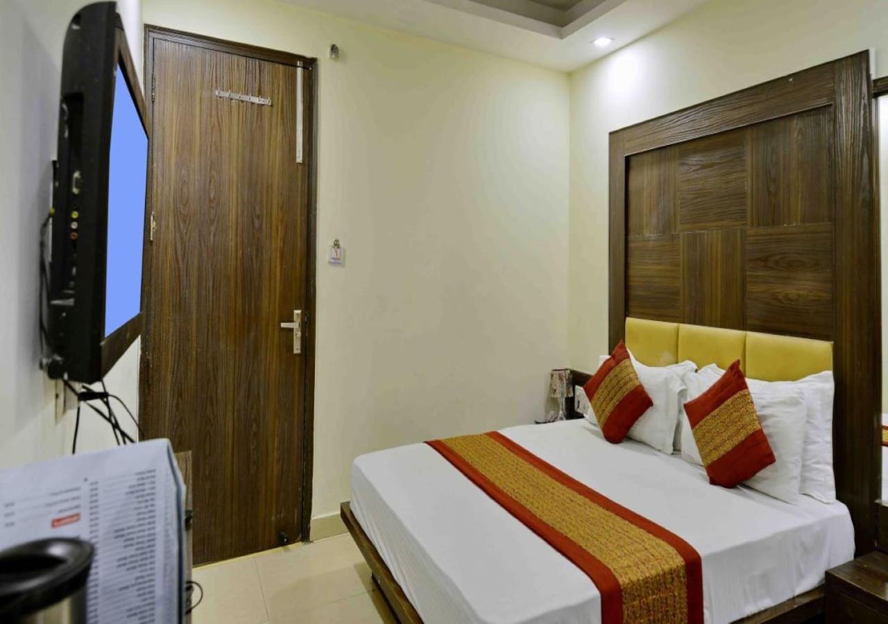 Hotel Perfect Spot- Main Bazar - Walking Metro Station New Delhi Eksteriør bilde