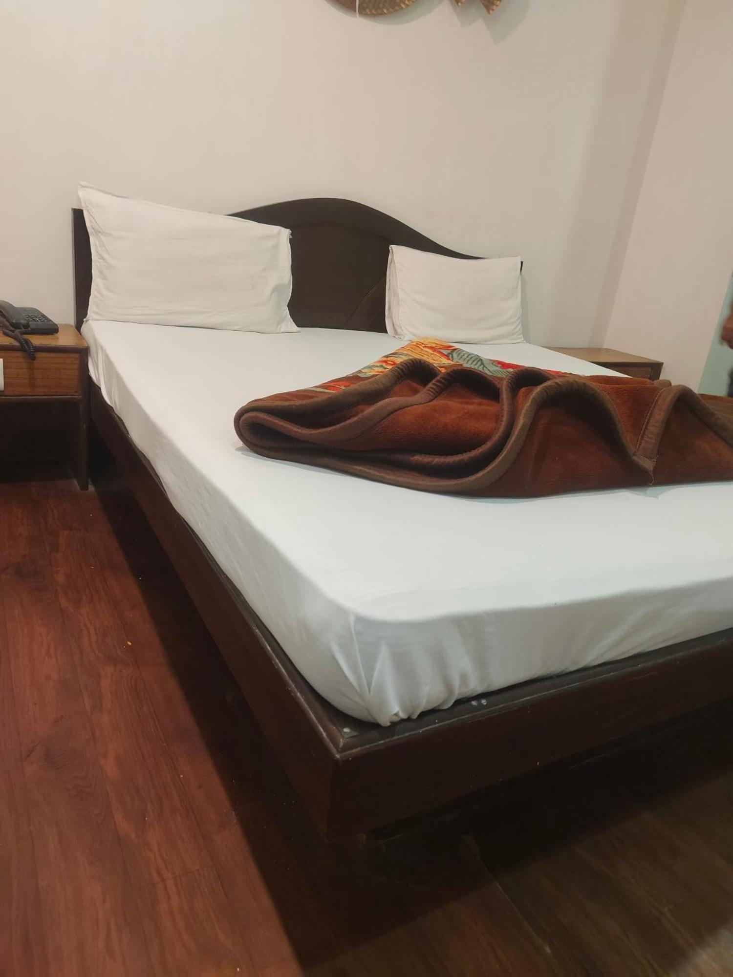 Hotel Perfect Spot- Main Bazar - Walking Metro Station New Delhi Eksteriør bilde